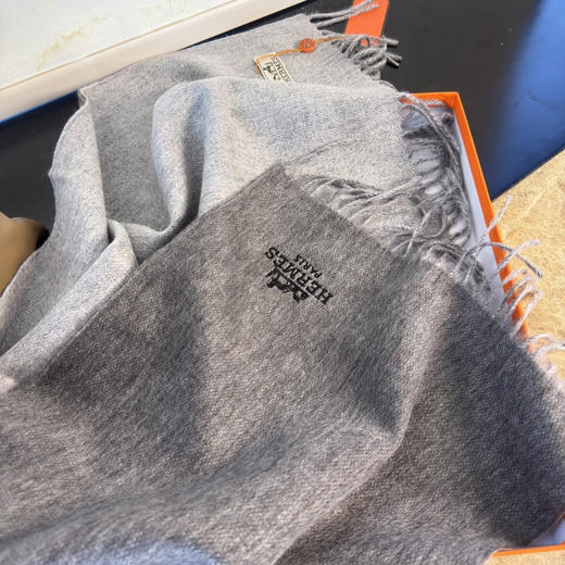 秋冬特惠💰330 爱马仕羊毛双面围巾，大H难得一见的温柔配色 商品图7