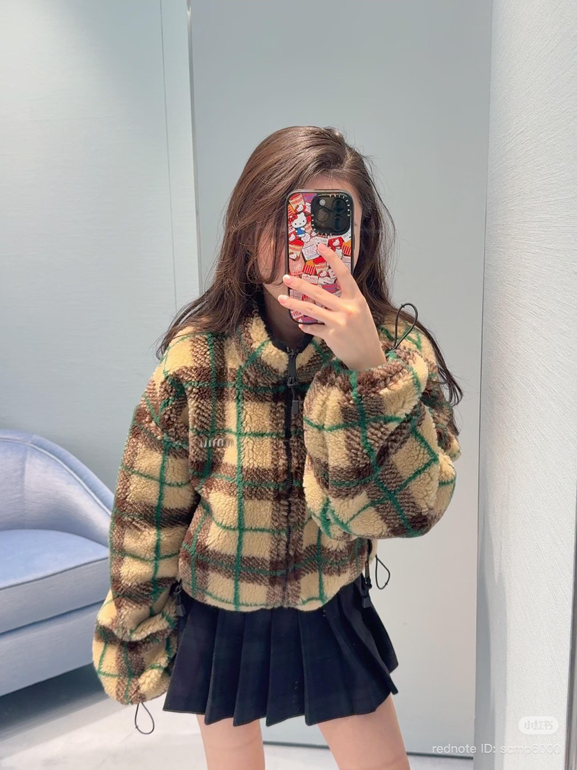 1224-6 排他性独家圆正 miu羊毛摇粒绒 箱式短款廓形外套 轻盈保暖 小泰迪大衣