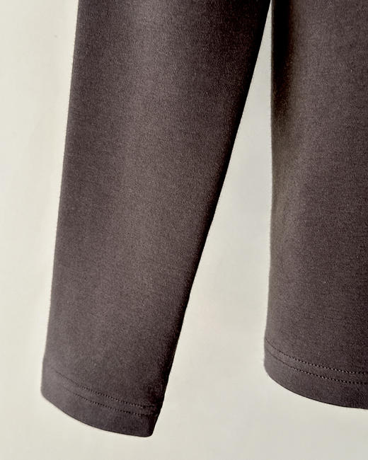 现货 THS-限时 赛琳家 女士 棉质圆领刺绣logo圆领打底T恤 2色 BH2630 商品图4