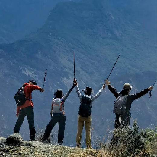 云南｜老药山+虎跳峡高路精华徒步2天1晚，云南“阿勒泰”老药山，高山草甸牧场林海，哈巴玉龙双雪山观景，世界十大最美经典徒步路线之虎跳峡高路，领略山河壮美！五一端午路线提前预定！ 商品图10