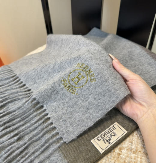 秋冬特惠💰340 Hermes · 爱马仕男女围巾 难得一见的温柔配色 商品图4