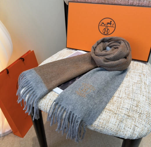 秋冬特惠💰340 Hermes · 爱马仕男女围巾 难得一见的温柔配色 商品图7