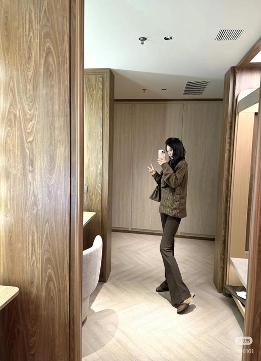 D122476轻盈保暖老花满印宽松针织袖羽绒服 商品图9