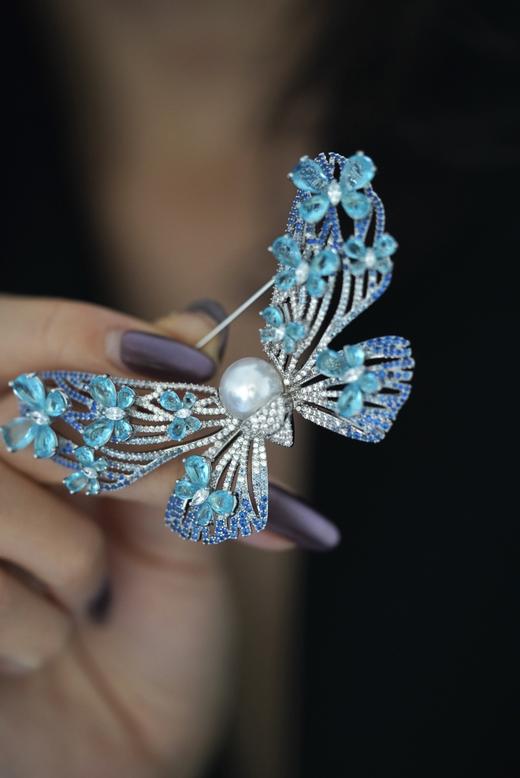 新款-蝶舞飞扬澳白胸针 商品图2