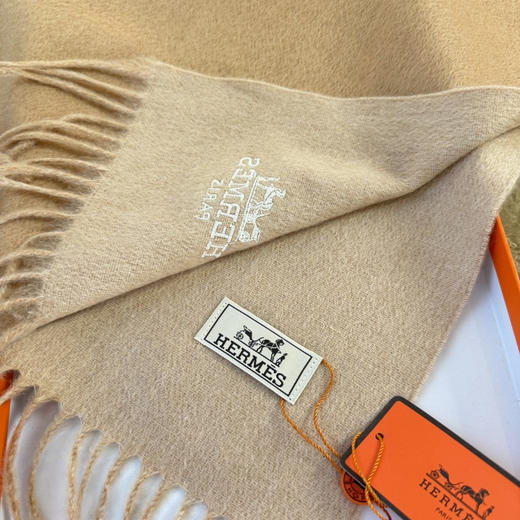 秋冬特惠💰330 爱马仕羊毛双面围巾，大H难得一见的温柔配色 商品图8
