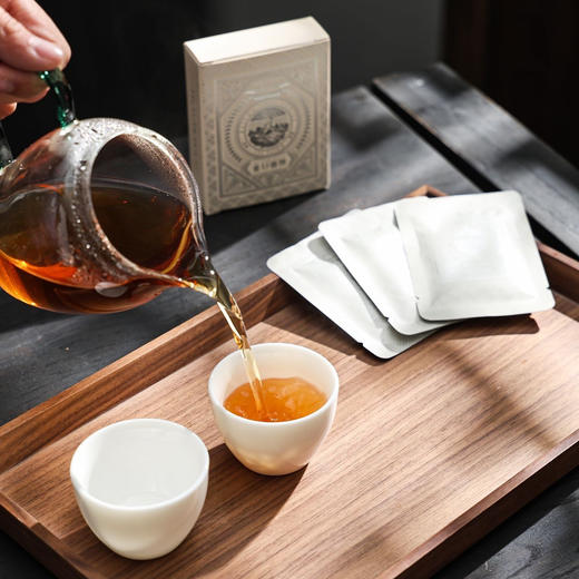 “真正的十年老白茶”福鼎白茶 15/16年珍藏福鼎白茶 送礼有面 汤色清澈 甜香浓郁 商品图8