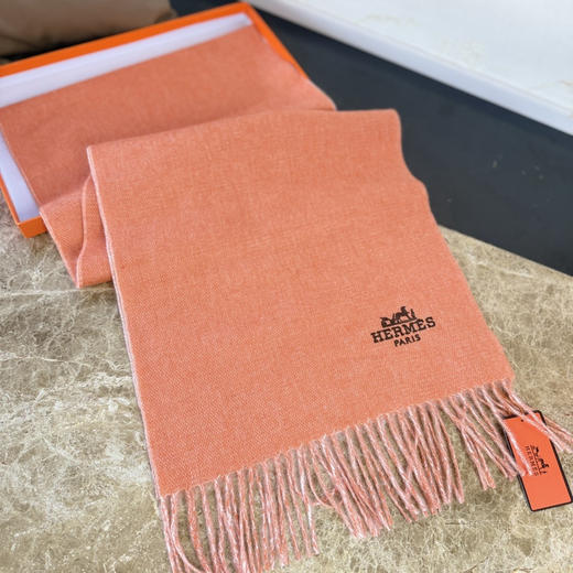 秋冬特惠💰330 爱马仕羊毛双面围巾，大H难得一见的温柔配色 商品图4