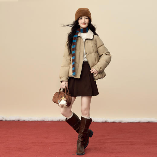 【12/24新品6.3折】熙世界巴恩风卡其色棉衣外套女冬季时尚毛绒翻领保暖短款面包棉服 商品图2