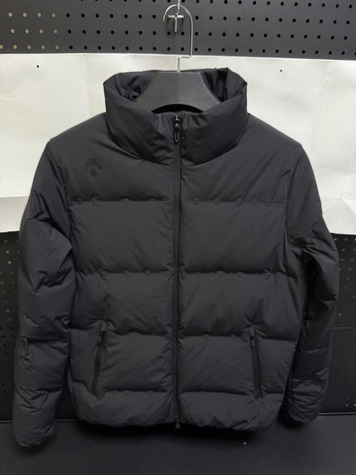 原单正品 黑标 DST迪桑特TRAINING系列男士羽绒服 
尺码：S～4XL
原价3390 商品图0
