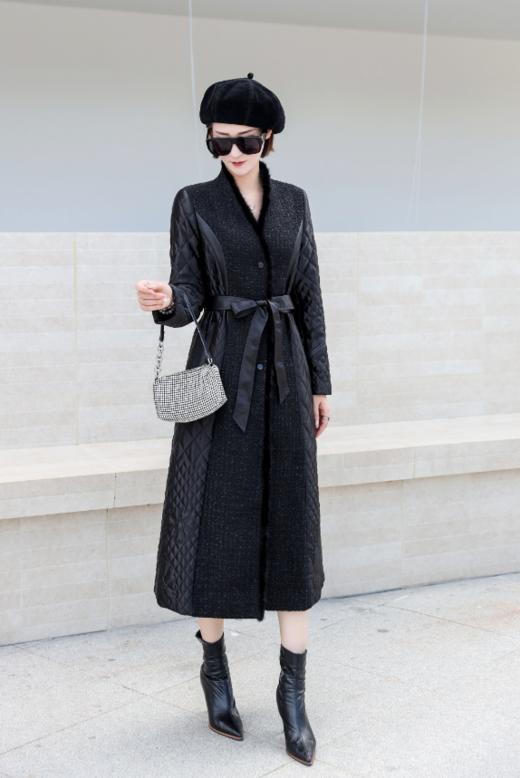 SZ6C17_漆黑色_大衣_冬季_V领毛绒滚边粗花呢菱格绗缝拼接收腰长款_高级女装_BERNIEELEN 伯妮斯茵 商品图1