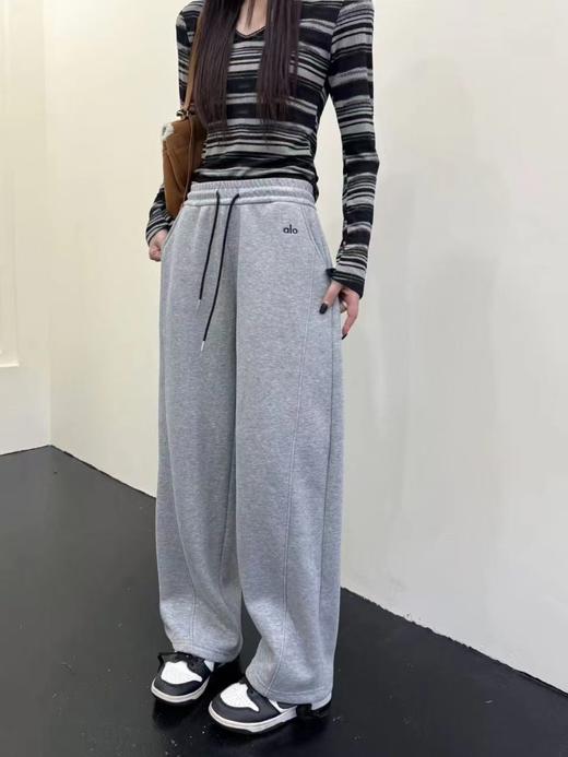 D122482休闲通勤阔腿设计加厚奥粒绒小弯刀裤 商品图0