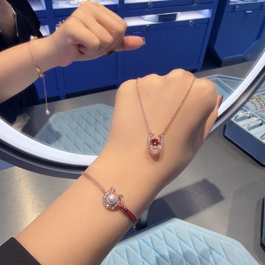 【2026年新款】Swarovski/施华洛世奇"红"运马蹄项链耳环耳钉配饰本命年送礼（顺丰速递） 商品图4