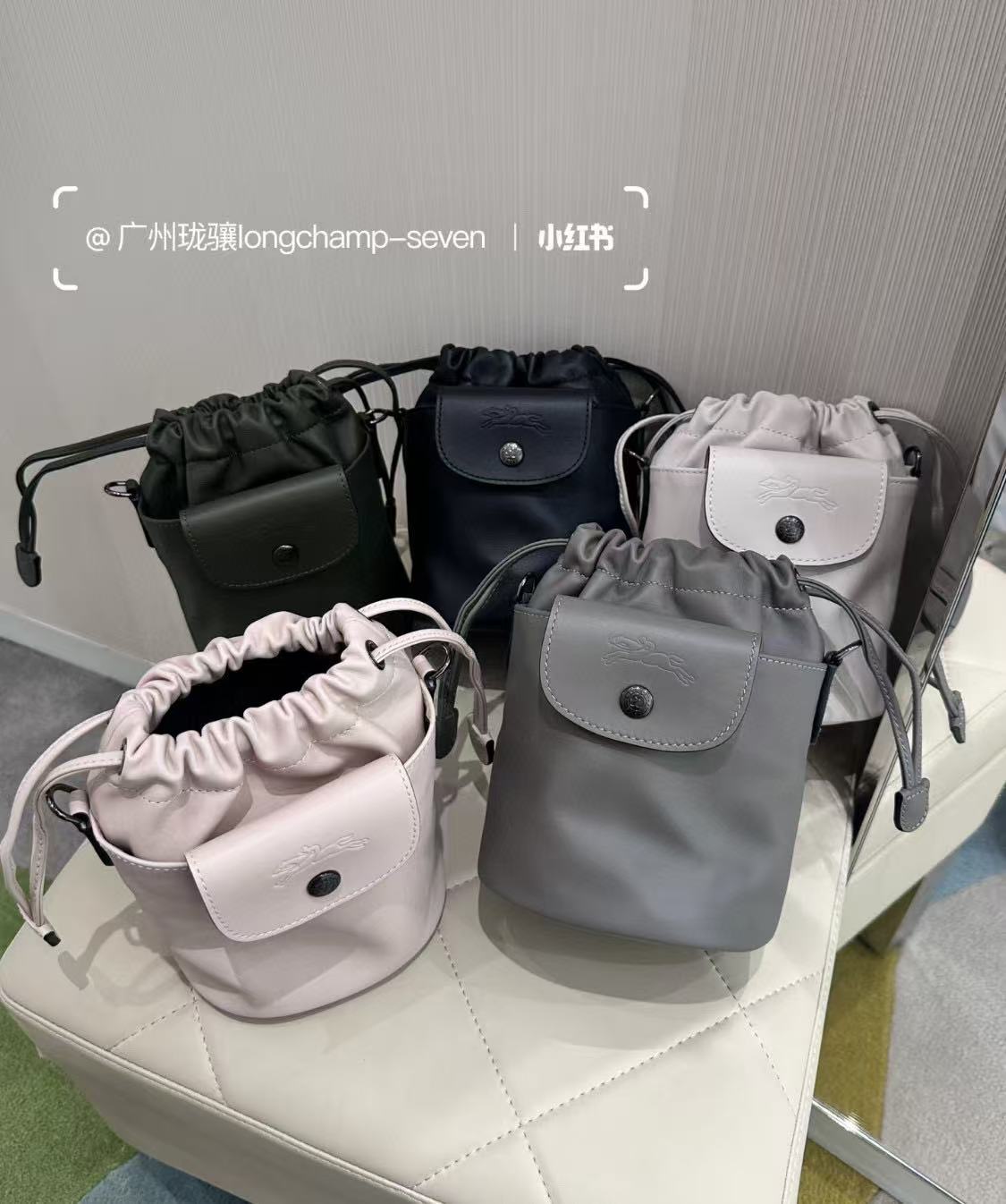 直发 原厂头层牛皮 特价款，珑骧新款小水桶包包