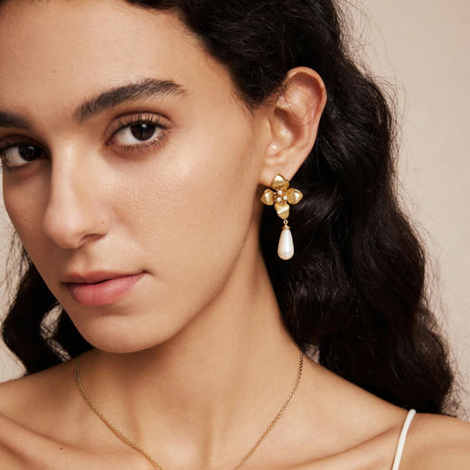 【佟丽娅同款】Garden of Eden 伊甸园系列 | 金丝四瓣花贝珠耳环 商品图2