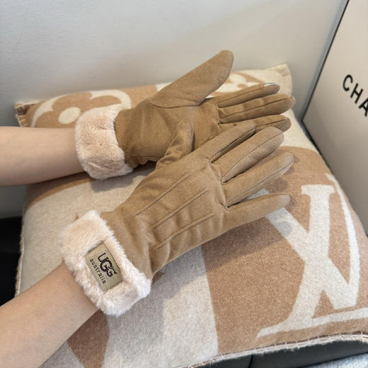 秋冬特惠💰220 UGG秋冬懒兔毛羊毛手套 商品图3