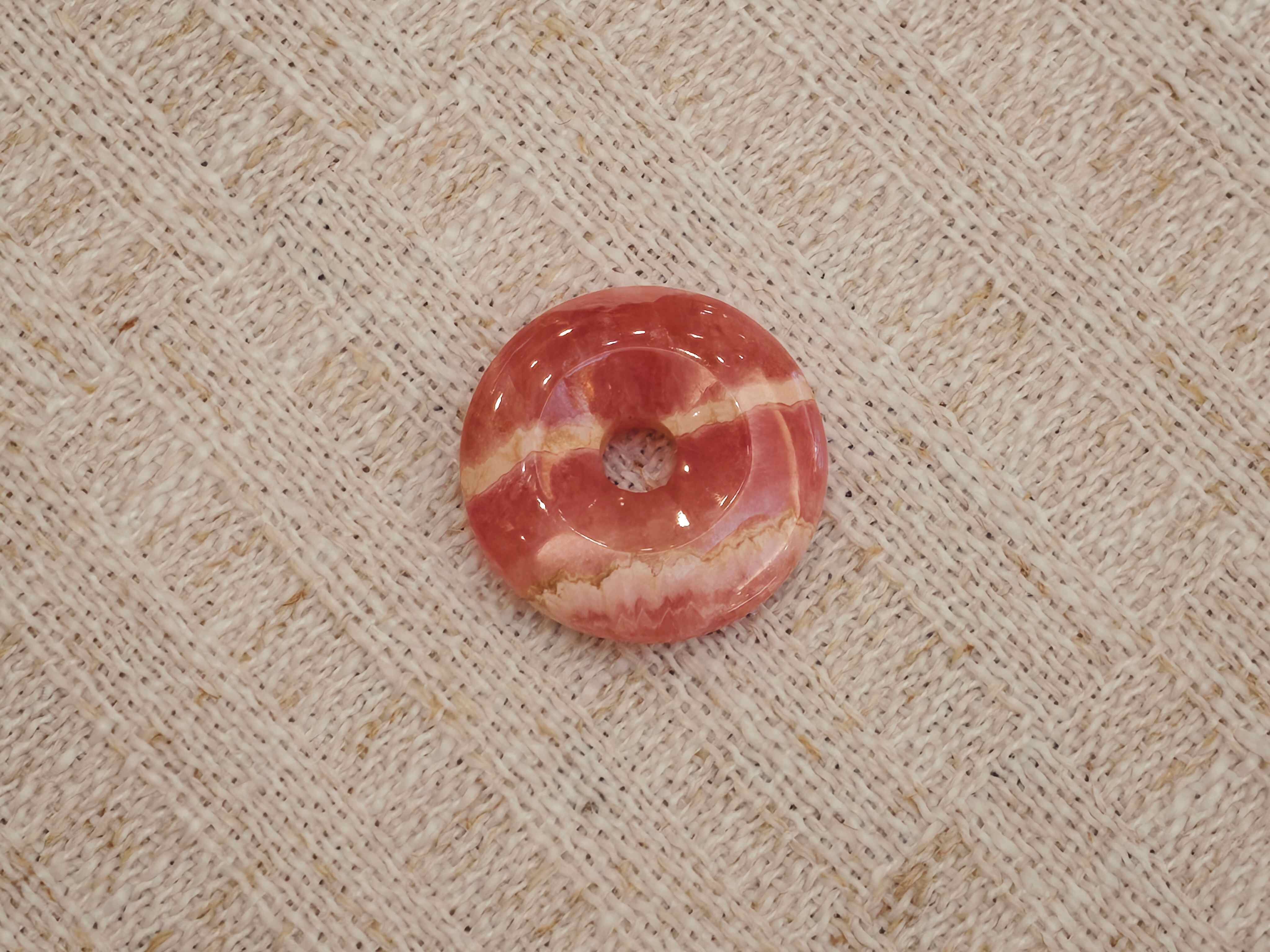 红纹石平安扣吊坠