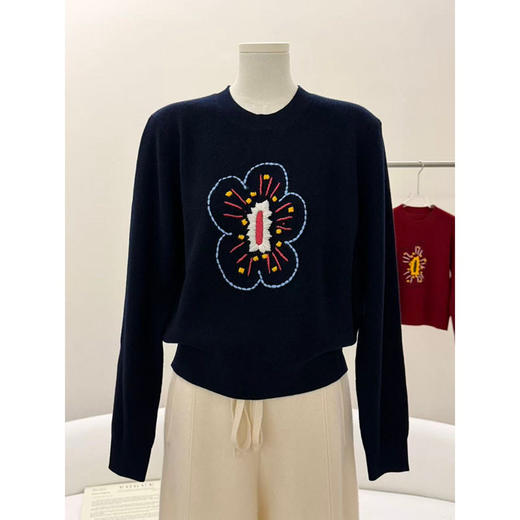 「高货rp」全新升级【铂金会员293/天猫399/差价106】(05511)洛诗琳复古手工钩花朵羊毛衫2025冬季气质新年红针织毛衣 商品图3