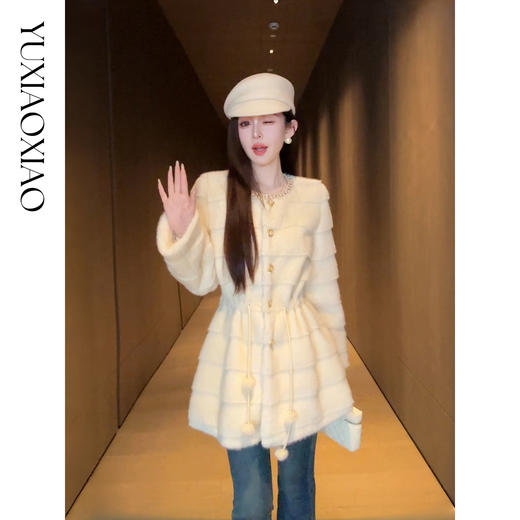 余潇潇【香茶丽兹】精致层次感重工织带缝制收腰抽绳圆领中长款外套 商品图3