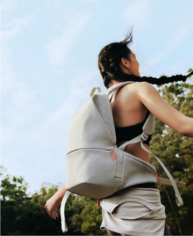 TRUFFLE TRAVEL BACKPACK 双肩包