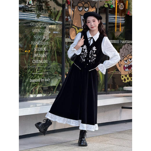 两三事花园夜曲2025冬新款新中式绣花马夹半身裙两件套女时尚套装 商品图0