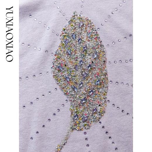 余潇潇【轻羽飞扬】保暖绵羊毛桑蚕丝叶子烫钻高领修身毛衣&休闲裤 商品图2