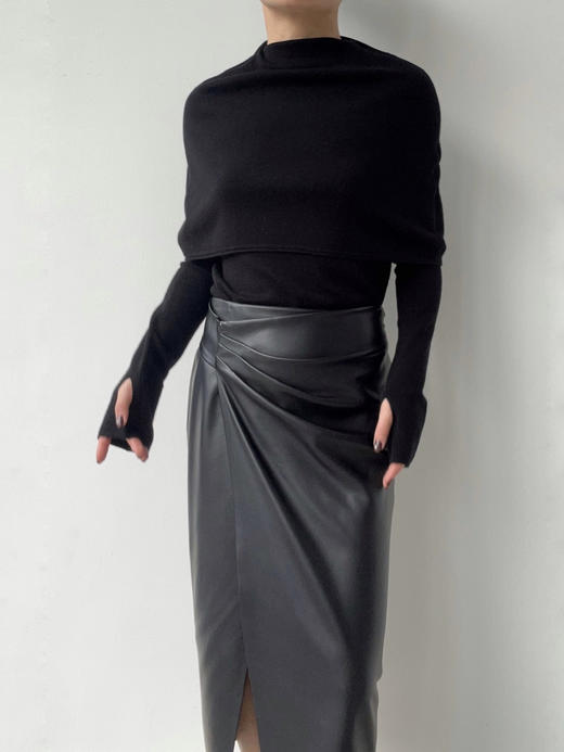 YANYI CHANG｜91910940 可脱卸袖子披肩式 套头毛衫 [ 黛墨黑 ] 多种穿法 商品图1