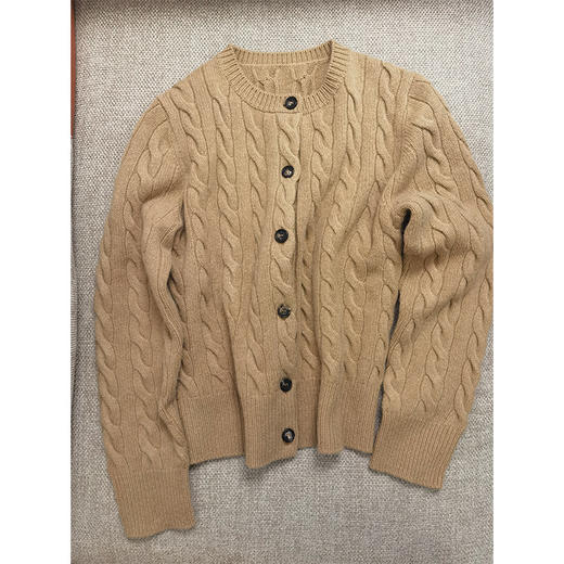 【贝拉推荐】伦敦桥 意大利纱线纽花绳开衫 90%羊毛10%羊绒 经典法式复古 净重450g厚实保 商品图4