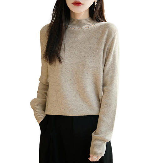 「自」全新升级【铂金会员146/天猫189/差价43】(20026)洛诗琳钉珠半高领针织衫2025冬季新款时尚亮片宽松针织毛衣 商品图4