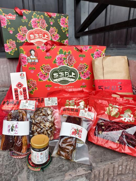 🔥聚焦“团圆饭C位”【胡外婆湖南土灶烟熏腊肉礼盒】😍一桌团圆家乡菜 年三十年夜菜，🤤礼盒带贺卡年夜饭食材菜谱 “福启新岁·马年萬事勝意”🌷  商品图8