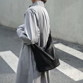 老米优品🎈代工厂直发！高端系列《裘真植鞣小山羊皮双耳水桶包托特包》单肩斜挎，文艺复古 大容量包包！