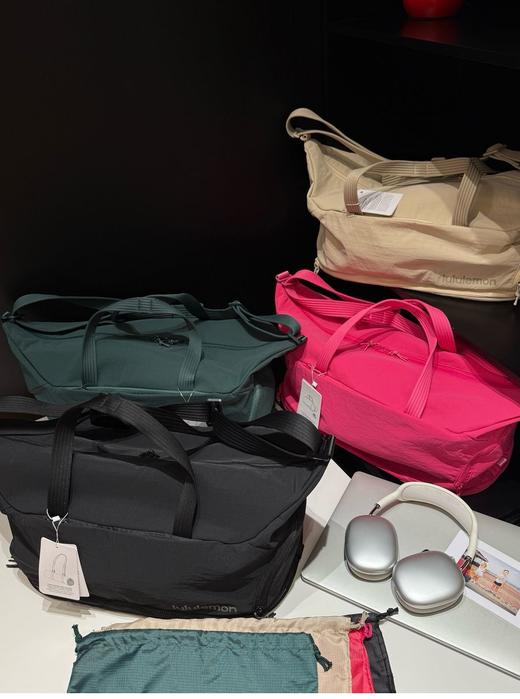 自留。𝐥𝐮🍋最新三合一健身包 𝐠𝐲𝐦 𝐝𝐮𝐟𝐟𝐥𝐞 𝐛𝐚𝐠 男女款 商品图9