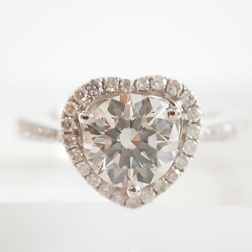 AU750白金经典简约爱心造型1.08克拉钻石戒指14.5号（戒圈可改） 231225NJS64 商品图3