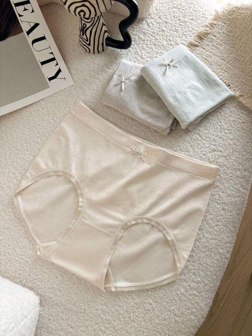 无缝女士内裤中腰抑菌底裆高弹无痕透气女士三角裤8833 商品图3