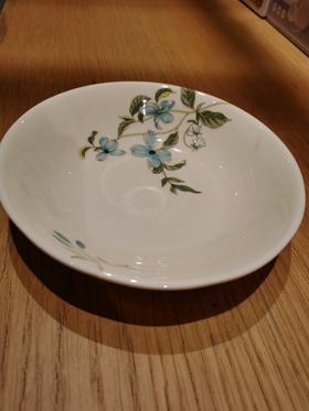 冠祥 蓝精灵7寸荷口竖纹盘