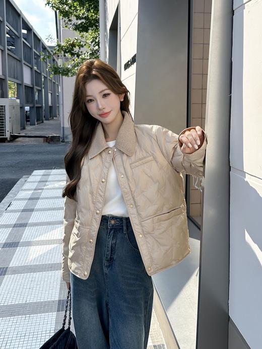 伯妮斯茵 | 温柔小香风 针织翻领短款羽绒服 菱形绗缝工艺 轻盈保暖 日常通勤款  SZ6R29  卡其色 商品图0