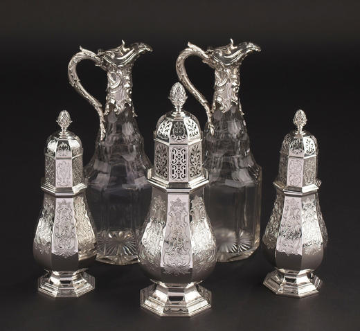 独角鹿西洋古董18世纪末英国顶级银坊Edward Barnard & Sons出品花叶神鸟及家族纹章主题纯银精雕调味罐及水晶酒壶套组 商品图3