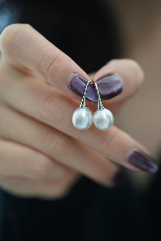 时尚流线感澳白耳钩 商品图3