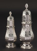 独角鹿西洋古董18世纪末英国顶级银坊Edward Barnard & Sons出品花叶神鸟及家族纹章主题纯银精雕调味罐及水晶酒壶套组 商品缩略图7