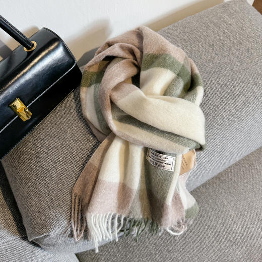 新年跨年礼【100%澳洲羊毛英伦风围巾礼盒】温暖与仪式感双重馈赠 100%柔软羊毛 内缝金标 8个花色盲选不踩雷 商品图3