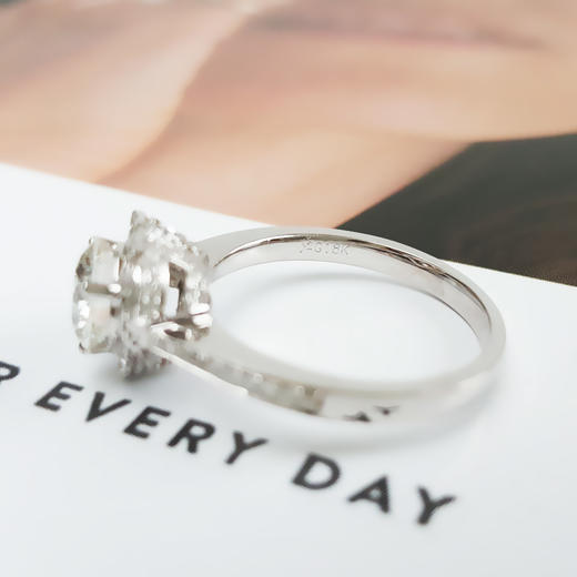 AU750白金经典简约爱心造型1.08克拉钻石戒指14.5号（戒圈可改） 231225NJS64 商品图2