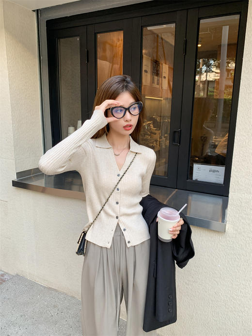 <曾小咸推荐>【小岛云烟】4色毛织系扣上衣 商品图7