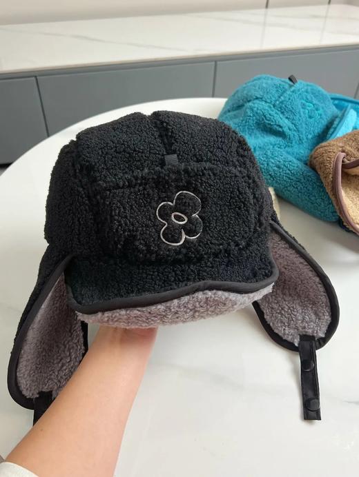 爆款！【韩系毛绒羊羔绒花朵刺绣雷锋帽】加厚、护耳、显脸小！冬季保暖防寒选它！多巴胺色系点亮穿搭WD 商品图4