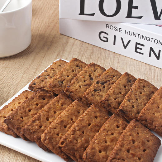 【马来西亚进口❗️麦咸蛋黄饼干🔥黑糖珍奶奶茶风味饼干】香浓奶香与咸蛋黄完美结合，红糖牛奶和咸蛋黄两种口味任选，口感酥脆不腻口，多样美味随享随吃，休闲食品送礼团购，年货中秋送礼领导长辈自己L-d 商品图3