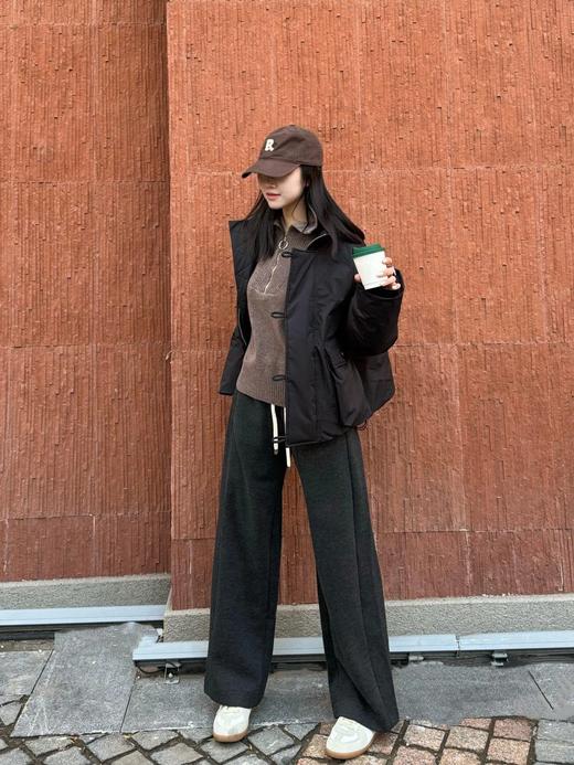 2色可选~【轻奢压胶加厚鹅绒服】三防功能性面料+大口袋+下摆可收+蓬松保暖又舒适！姐妹们闭眼入！无标发货WD 商品图3