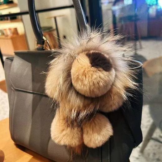 【手工皮*草狮子毛绒挂件】真貉子毛+獭兔毛 支持鉴定❗️​ 原创设计 duang duang chao蓬松~​🦁狮来运转、开启好运🎁既有狮子威武的形象​ 又不失萌趣可爱~ 商品图3