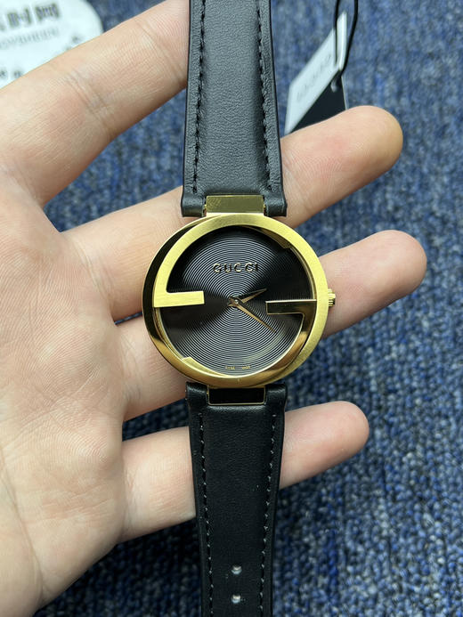 古驰双G 女士腕表 表径37mm 这款手表的特色就是表壳设计 商品图1