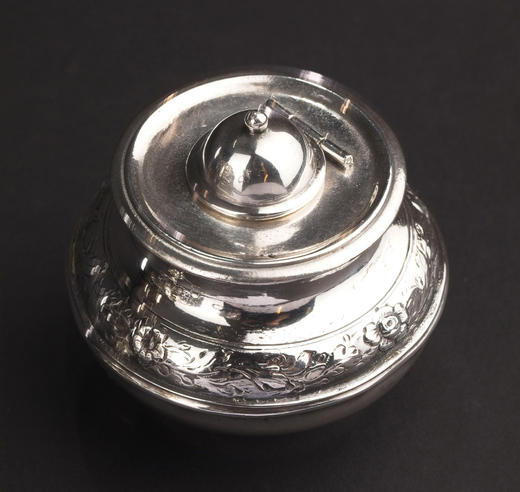 独角鹿西洋古董18世纪中期英国William Grundy银器制作工坊出品Chinoiserie中国风东方人物主题纯银精雕温水壶 商品图5