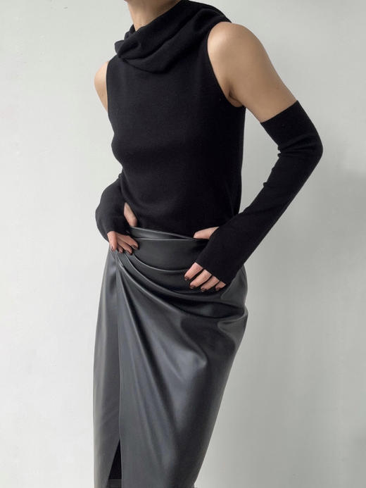 YANYI CHANG｜91910940 可脱卸袖子披肩式 套头毛衫 [ 黛墨黑 ] 多种穿法 商品图8