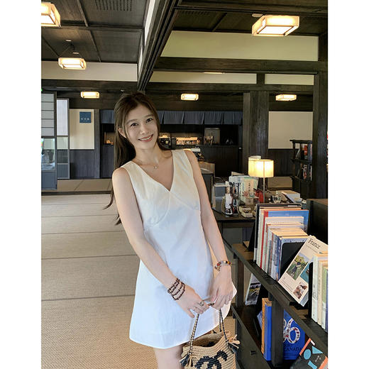 EKOOL衣库法式气质无袖背心连衣裙女夏季小个子修身显瘦v领短裙子 商品图1