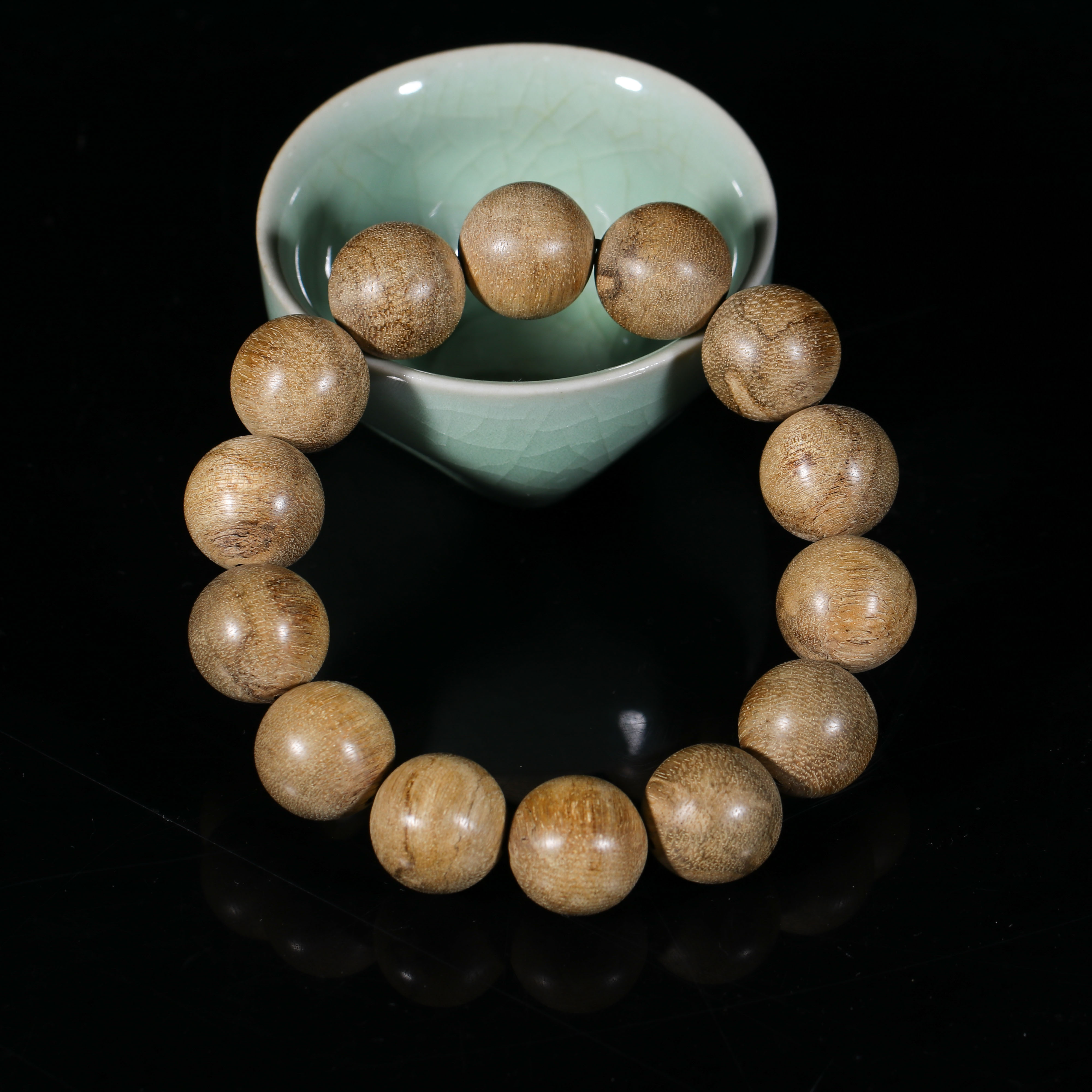 BG12.12-7   东马老料手串， 16.9mm， 22.15g